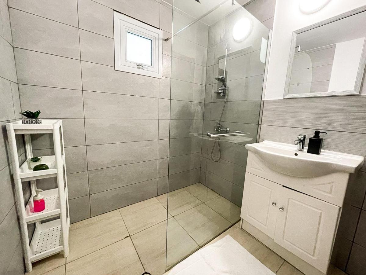 Serena'S 2-Br Apartment In Larnaca Exteriör bild