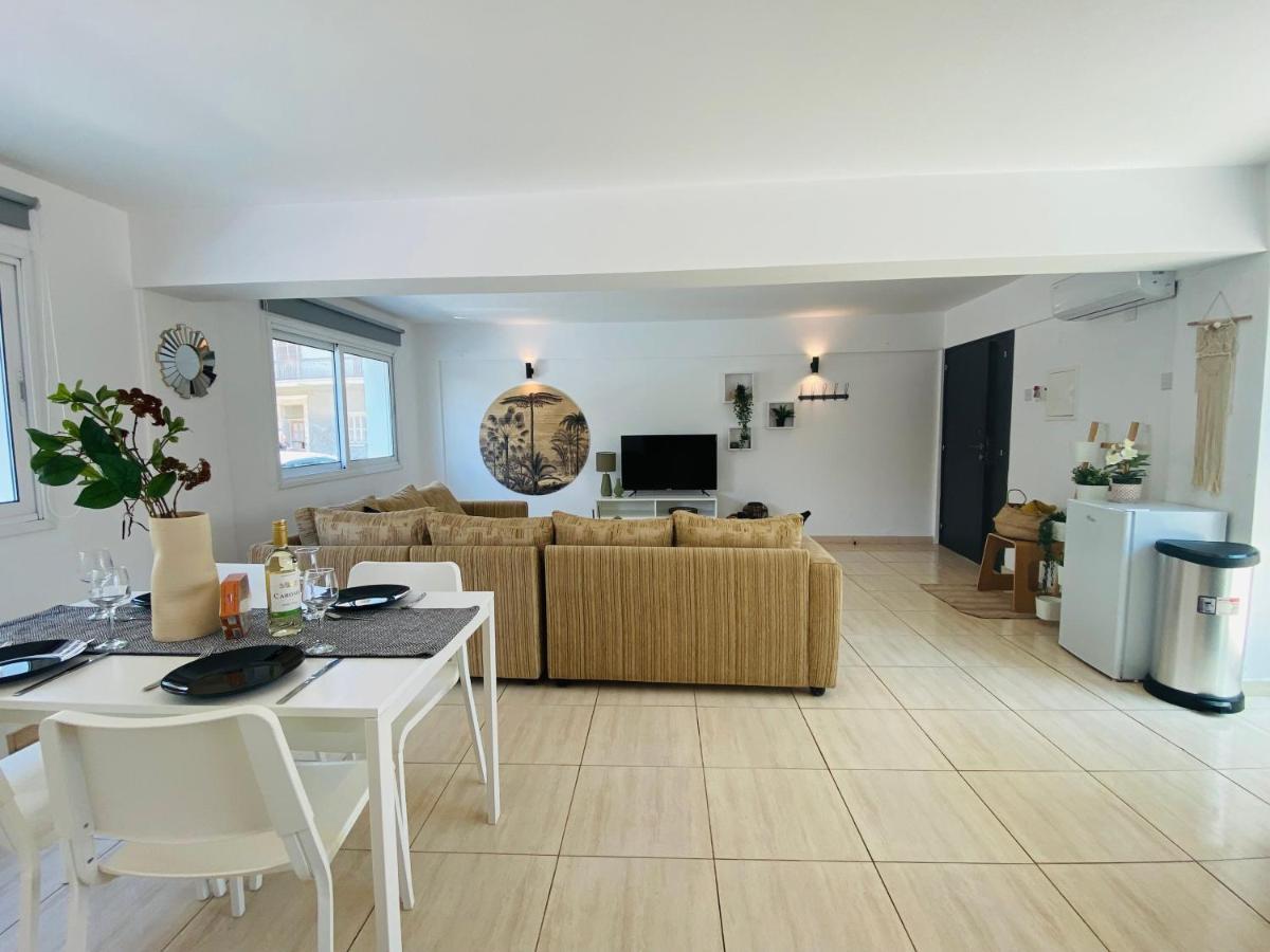 Serena'S 2-Br Apartment In Larnaca Exteriör bild