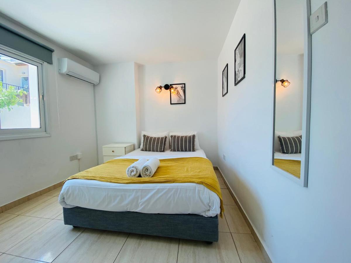 Serena'S 2-Br Apartment In Larnaca Exteriör bild