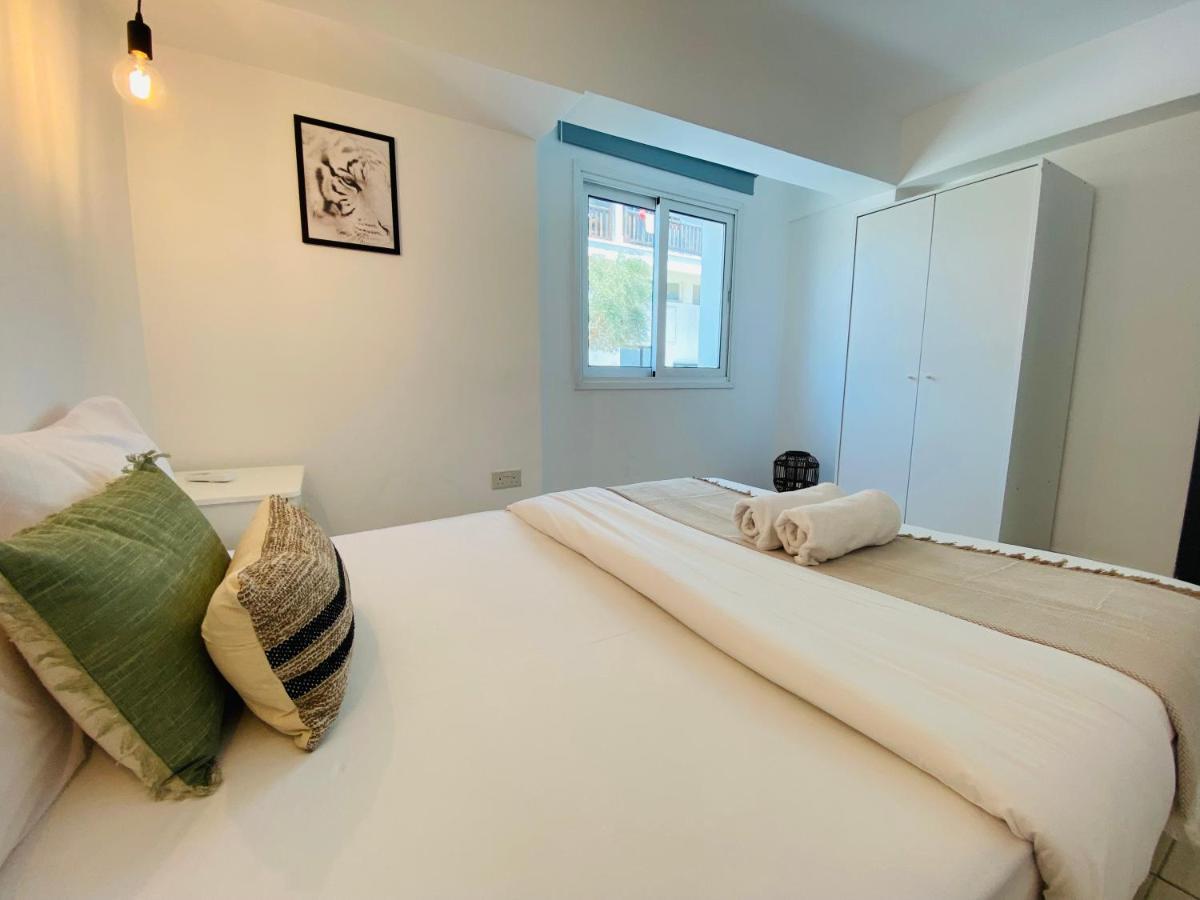 Serena'S 2-Br Apartment In Larnaca Exteriör bild